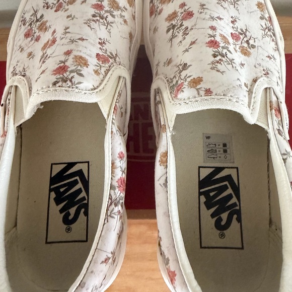 VANS Women’s 6.5 Vintage Floral Marshmallow Classic Slip On Sneakers CLEAN - Picture 5 of 9